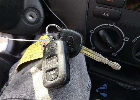 2008 Toyota Corolla S z USA, uszkodzony, nr VIN 2T1BR32E48C900460